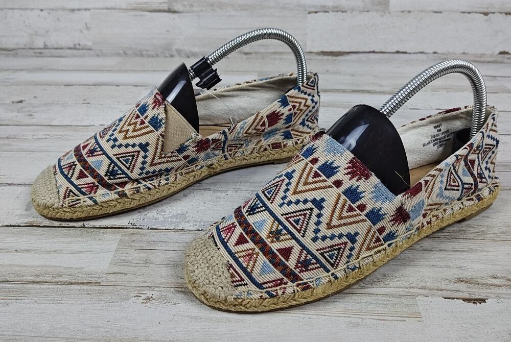 MINNETONKA Wmns Pam Espadrille Slip On Canvas Shoes Cream Mosaic Pattern Sz 8M